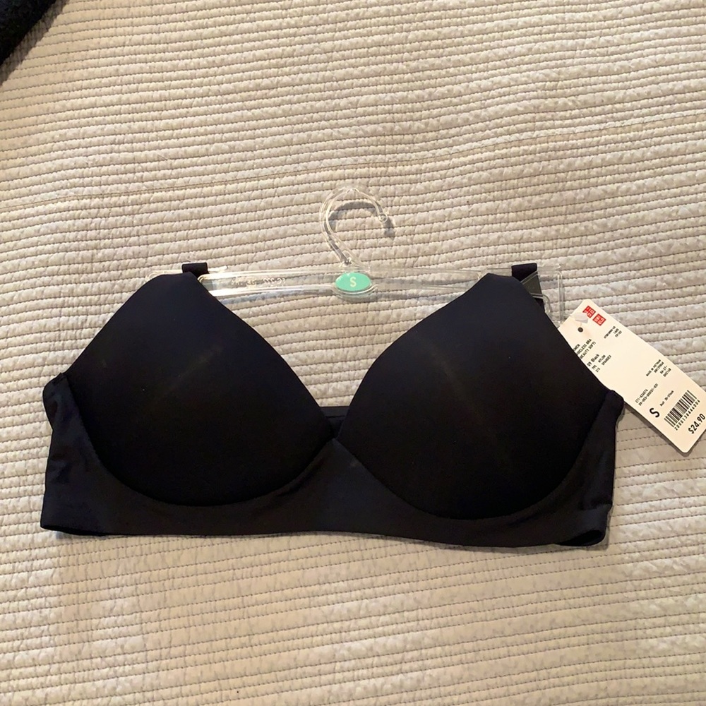 NWT Black Wireless Uniqlo Bra
